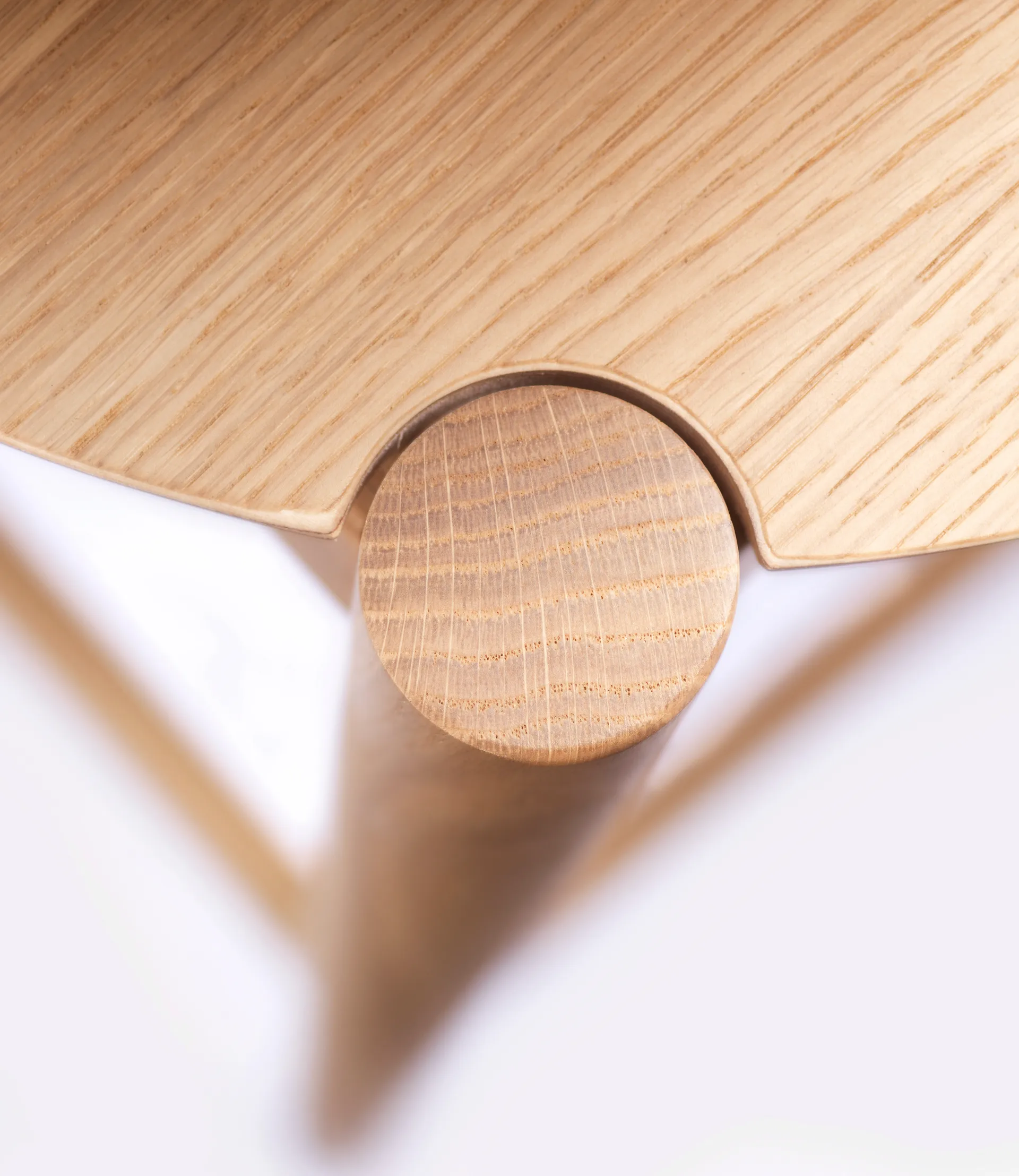 J185 Øst barkruk 65 cm, Oak nature lacquered FDB Møbler