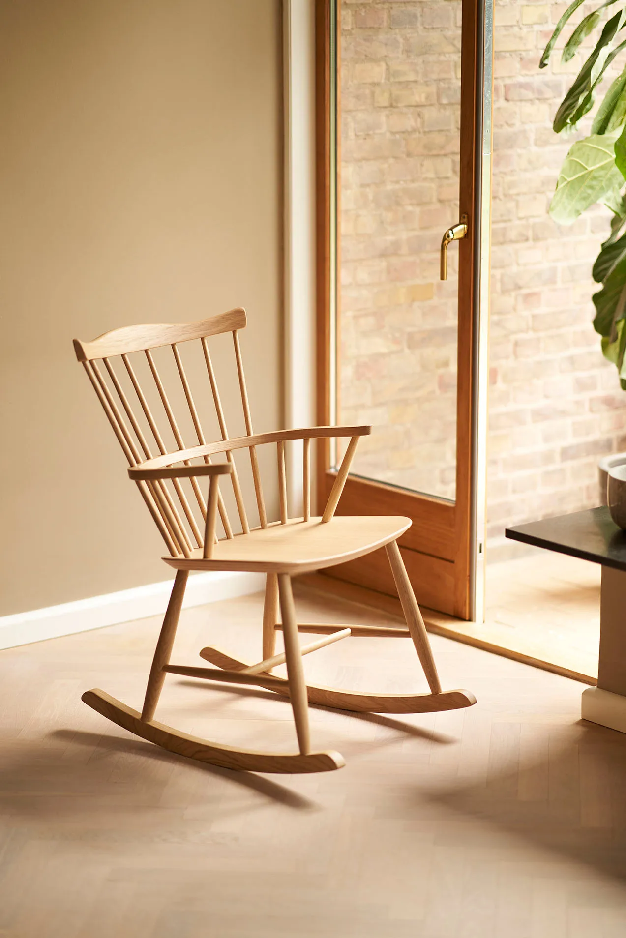 J52G schommelstoel, Oak nature oil FDB Møbler