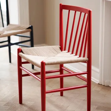 J80 stoel - Ruby red beuken-paper cord - FDB Møbler