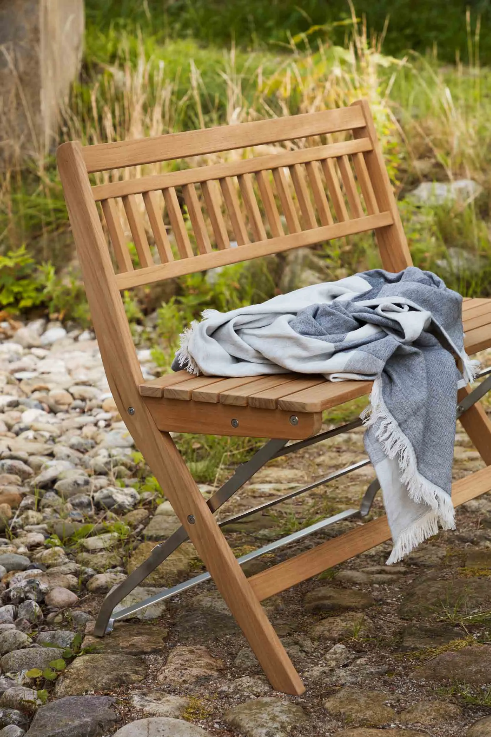 M24 Lilleø balkonbank, Teak-roestvrij staal FDB Møbler