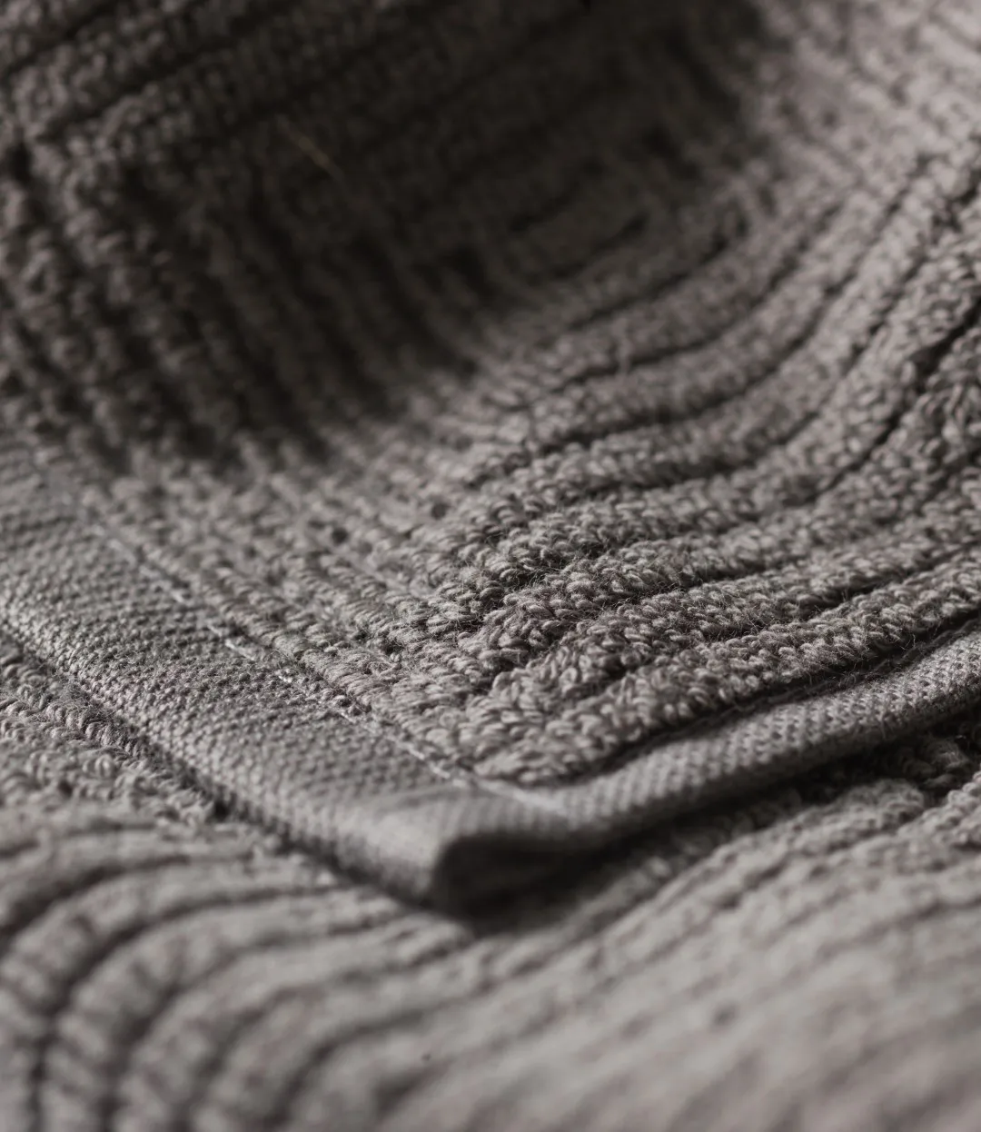 R33 Kirkeby strandhanddoek, Granite gray FDB Møbler