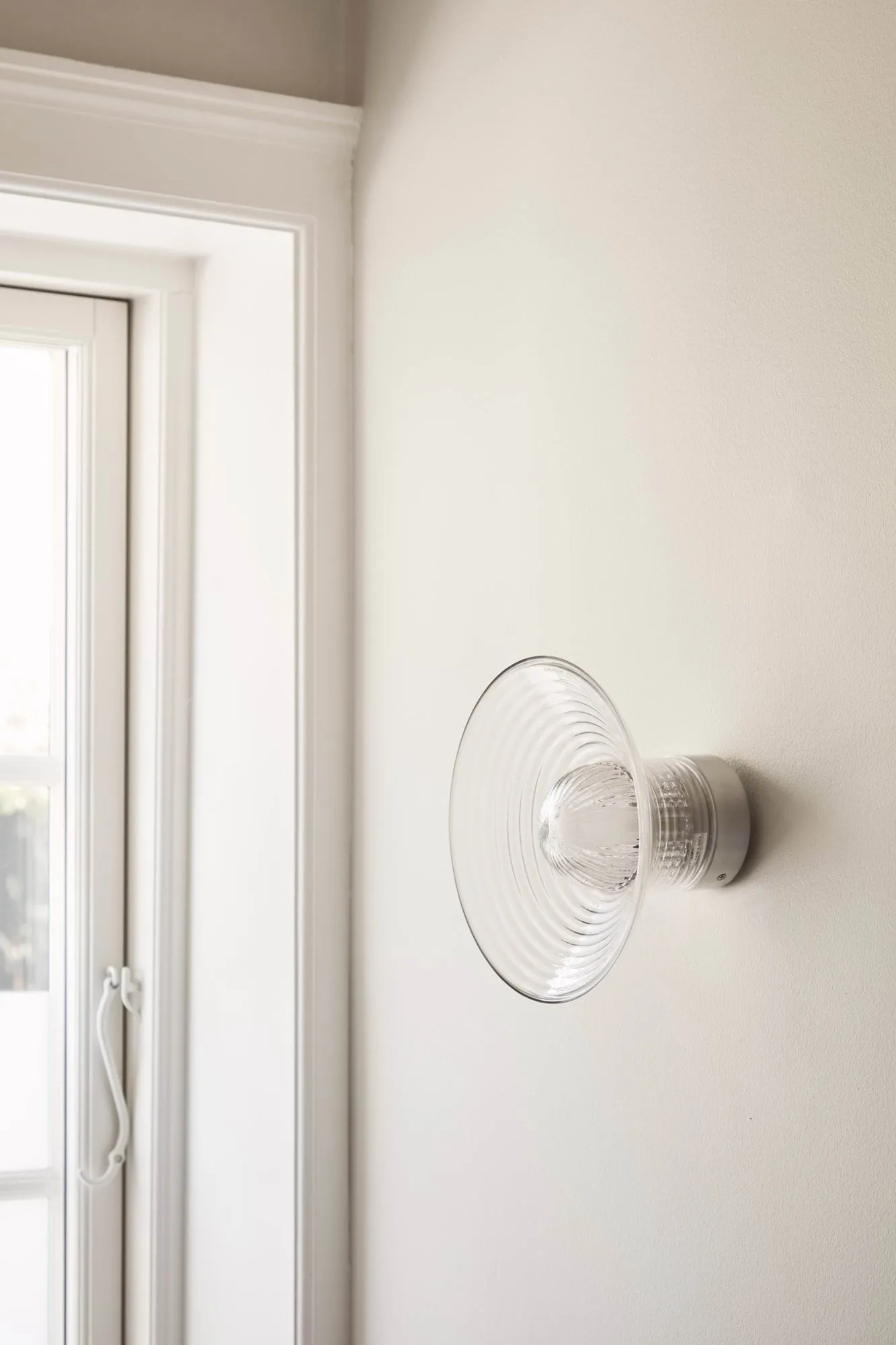 U12 Sletterhage wandlamp, Aluminium-opaalglas, vaste installatie FDB Møbler