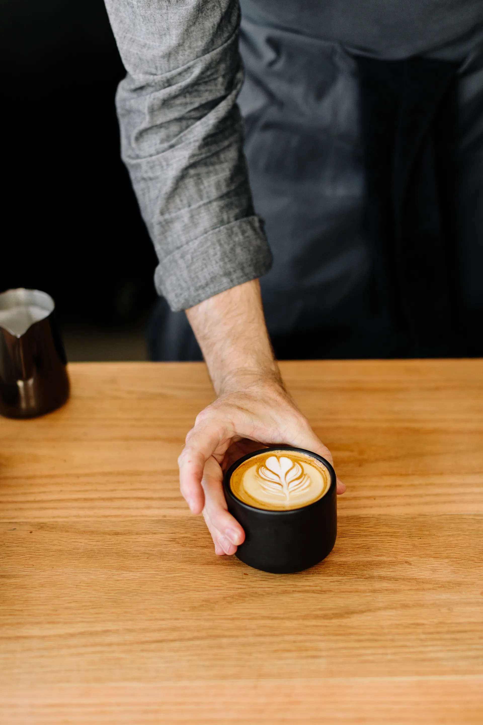 Monty Milk Arts cappuccinomok 19,2 cl, Matte black Fellow