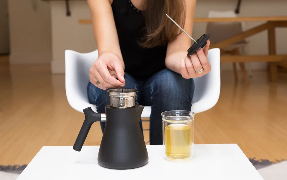 Raven theekoker voor fornuis 1 L, Matte black Fellow