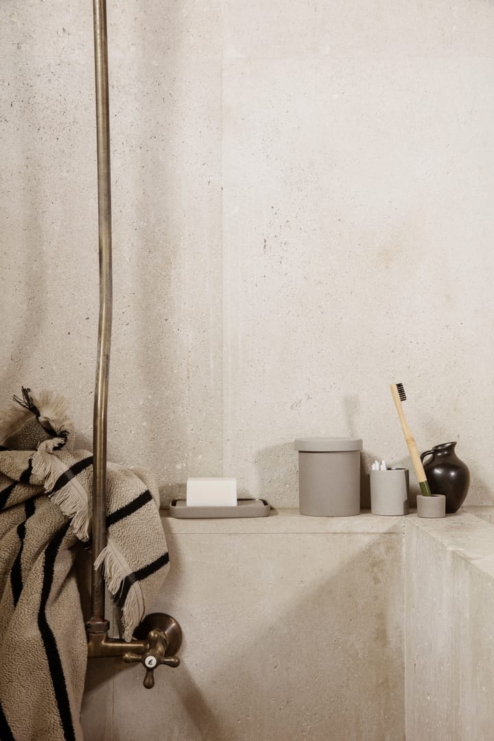 Alee handdoek 70x140 cm, Sand-black Ferm Living