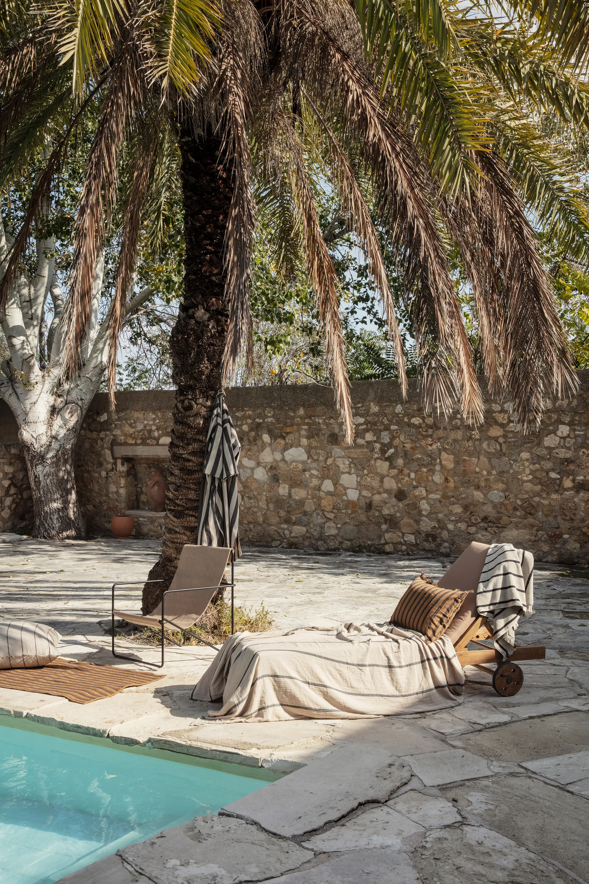 Alee handdoek 70x140 cm, Sand-black Ferm Living