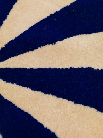 Arch handgetuft tapijt Ø130 cm - Bright blue-Off white - ferm LIVING