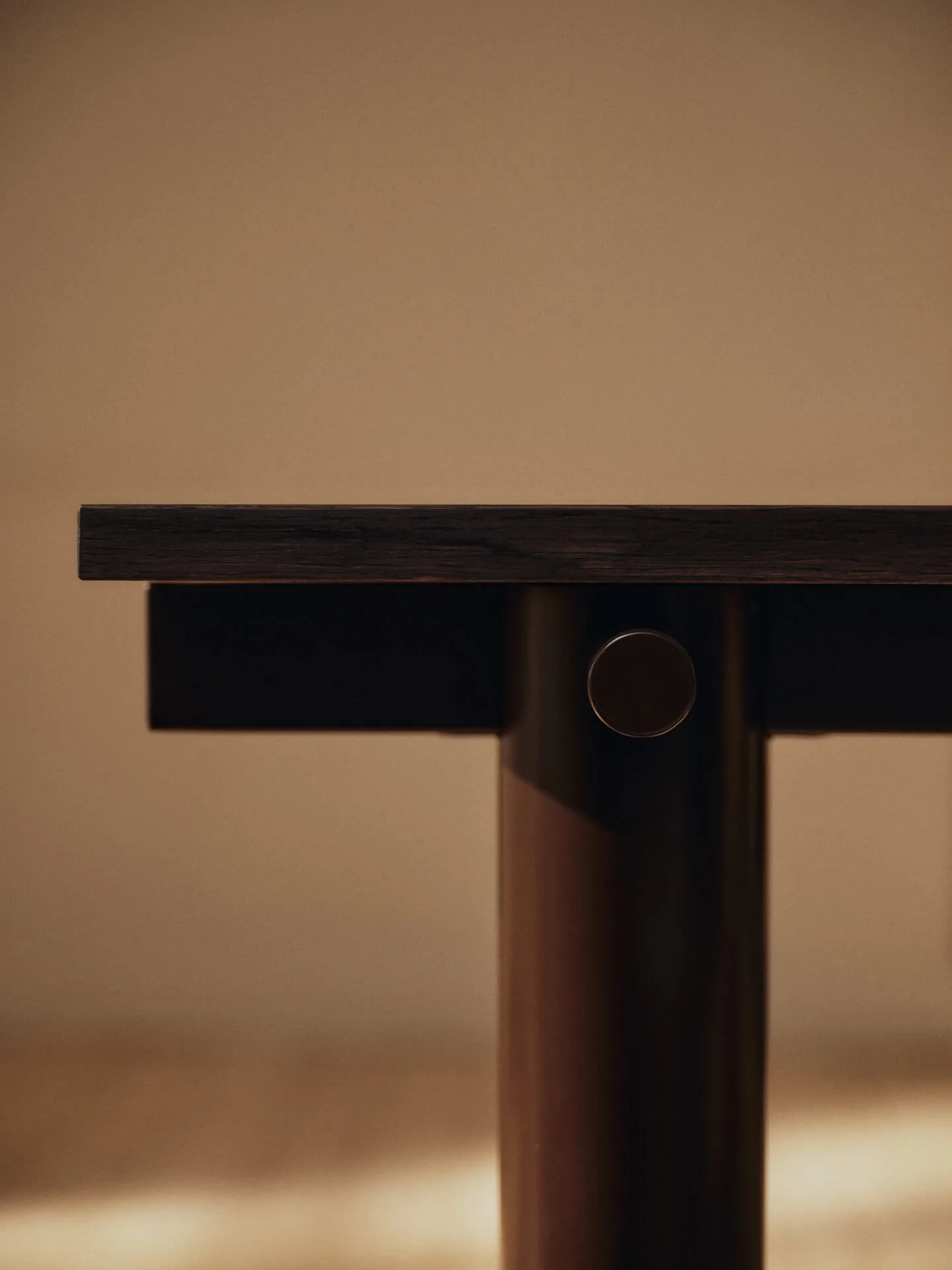 Atura eettafel, Donker chocolade-donker gebeitst eiken, 90x160 cm Ferm Living