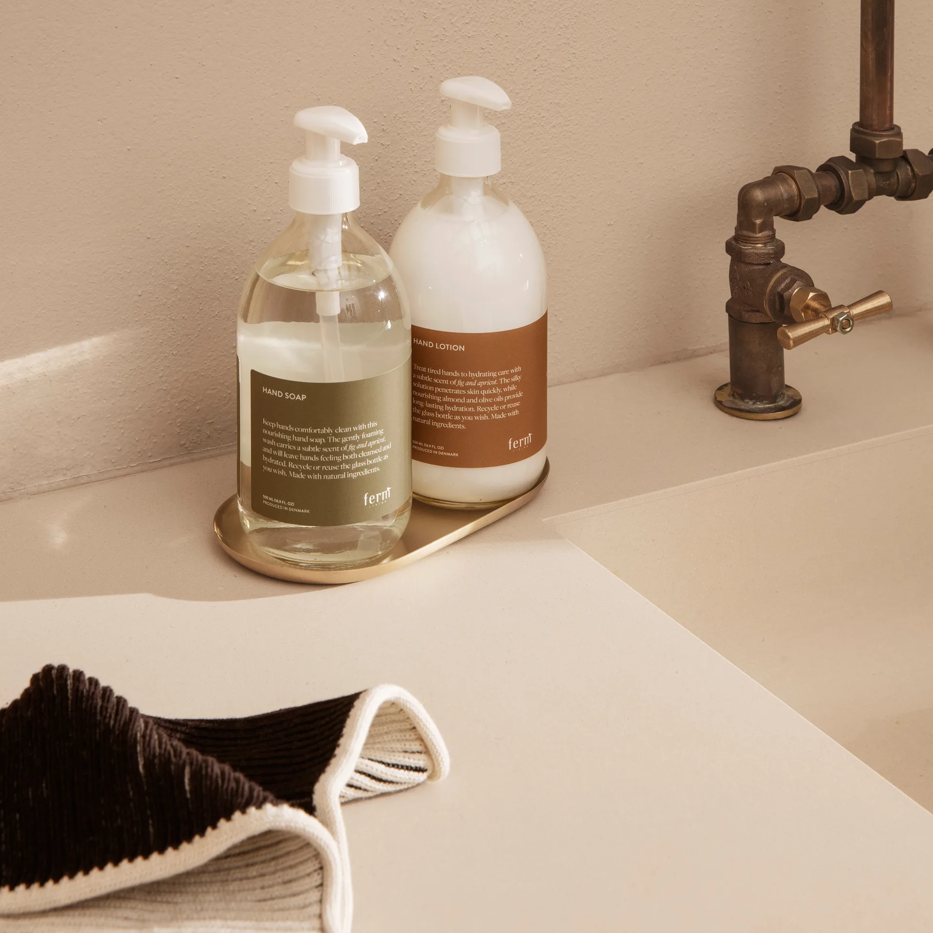 Basho dienblad 9x18 cm, Messing Ferm Living