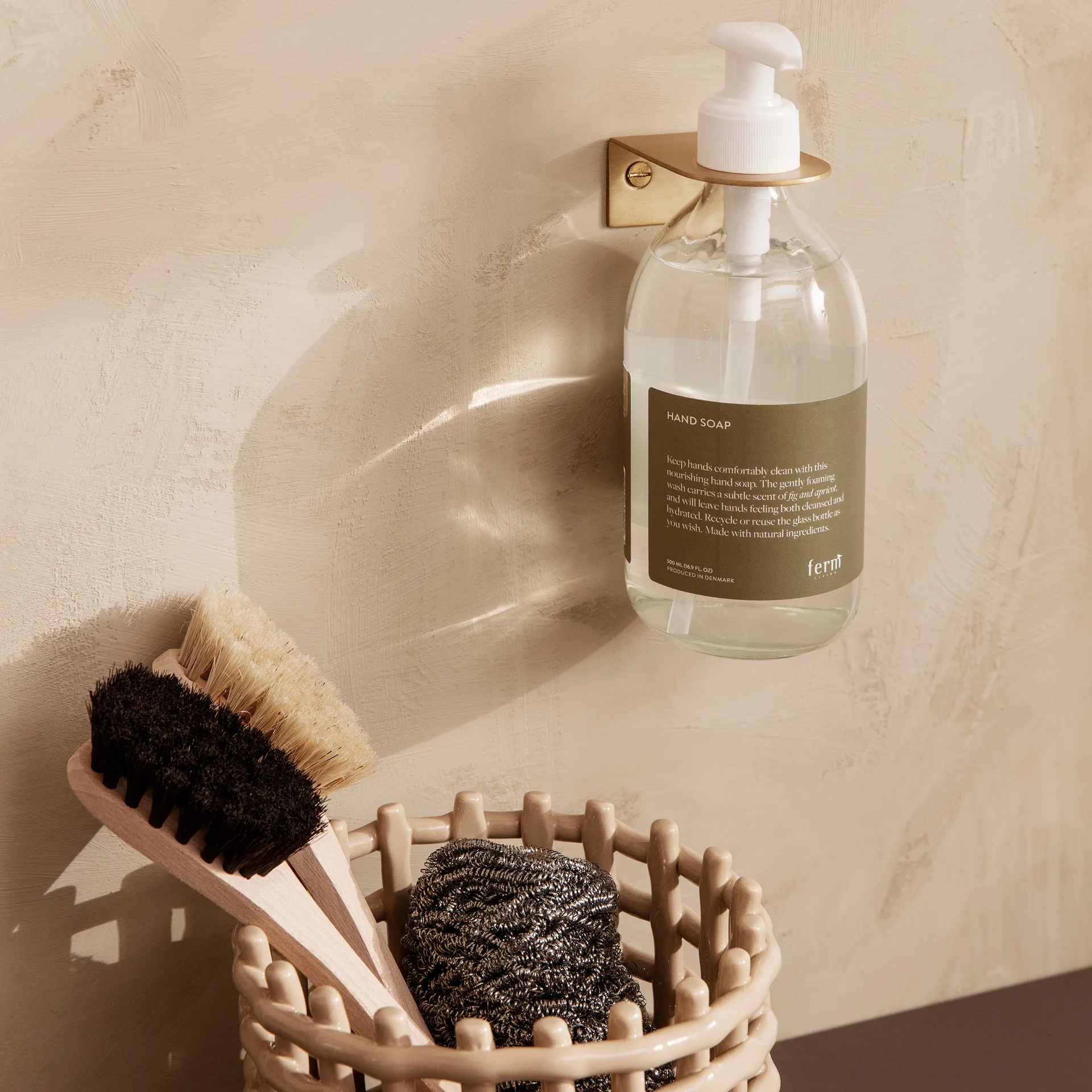 Basho zeephouder, Messing Ferm Living