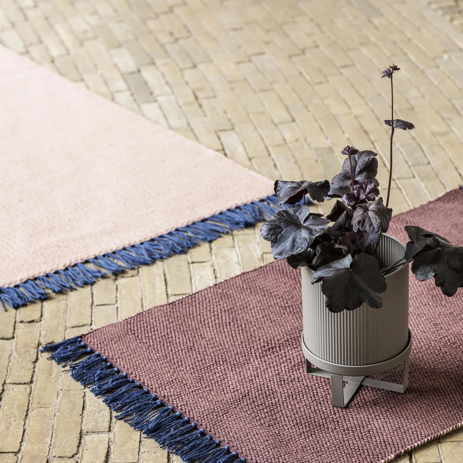 Bau bloempot klein Ø18 cm, grijs Ferm Living