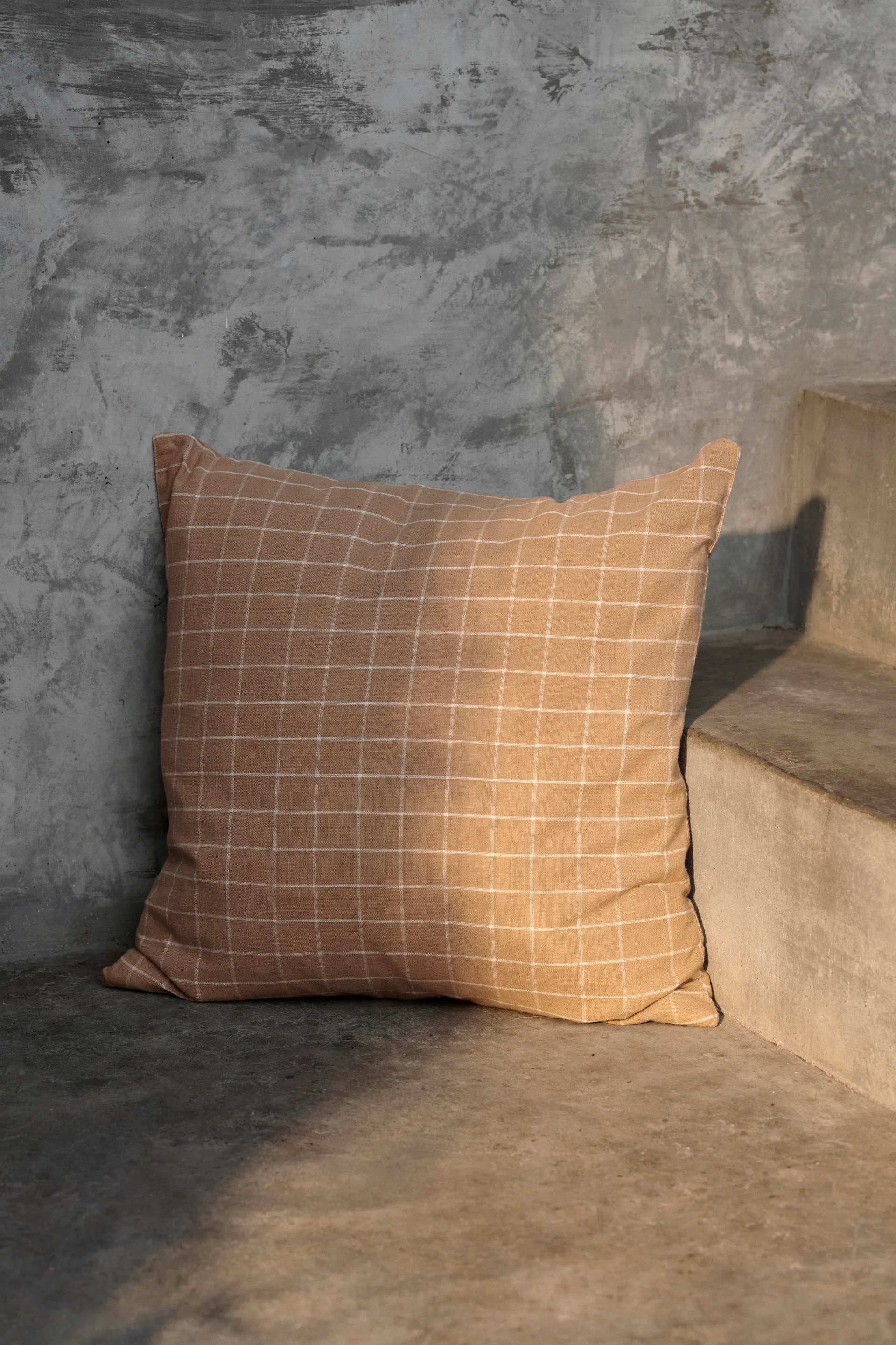 Brown kussen 50x50 cm, Check Ferm Living