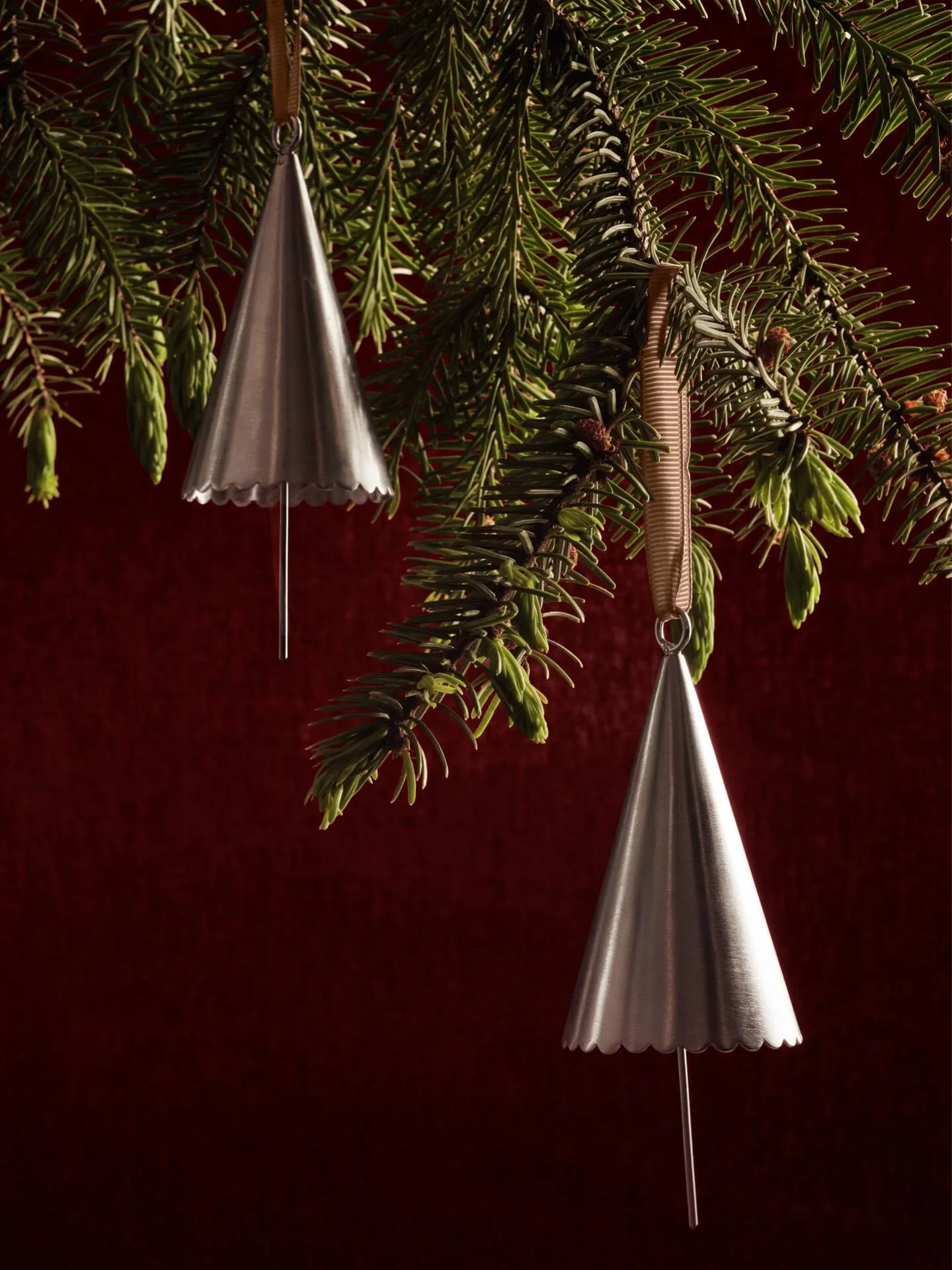 Cone bell decoratiehanger 2-pack, Zilverkleurig Ferm Living