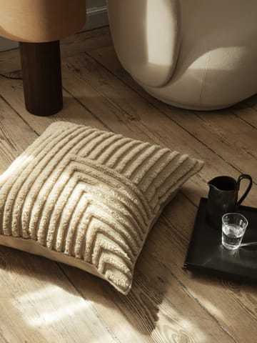 Crease kussen 80x80 cm - Light Sand - Ferm Living