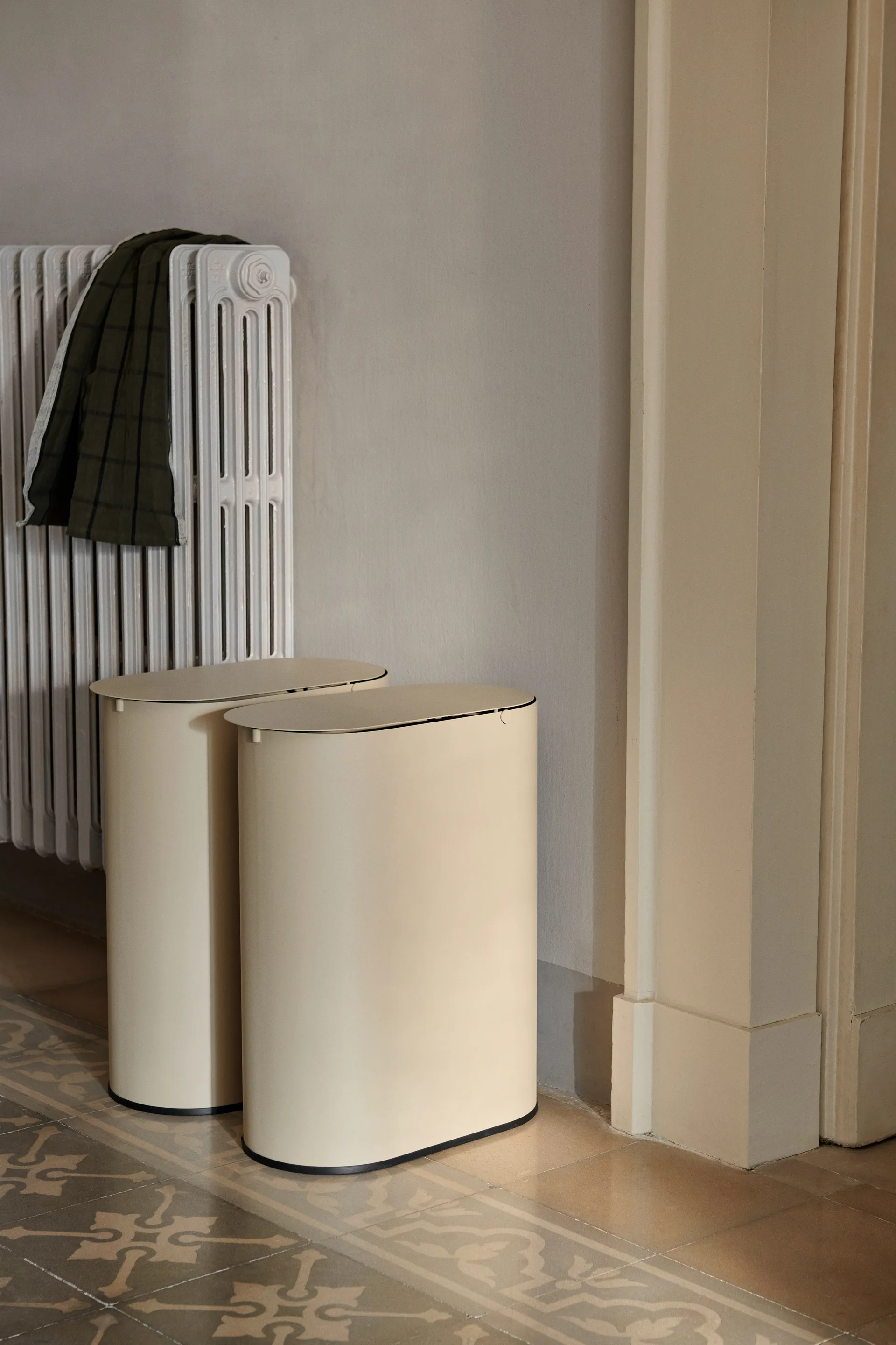 Enkel prullenbak medium, Cashmere Ferm Living