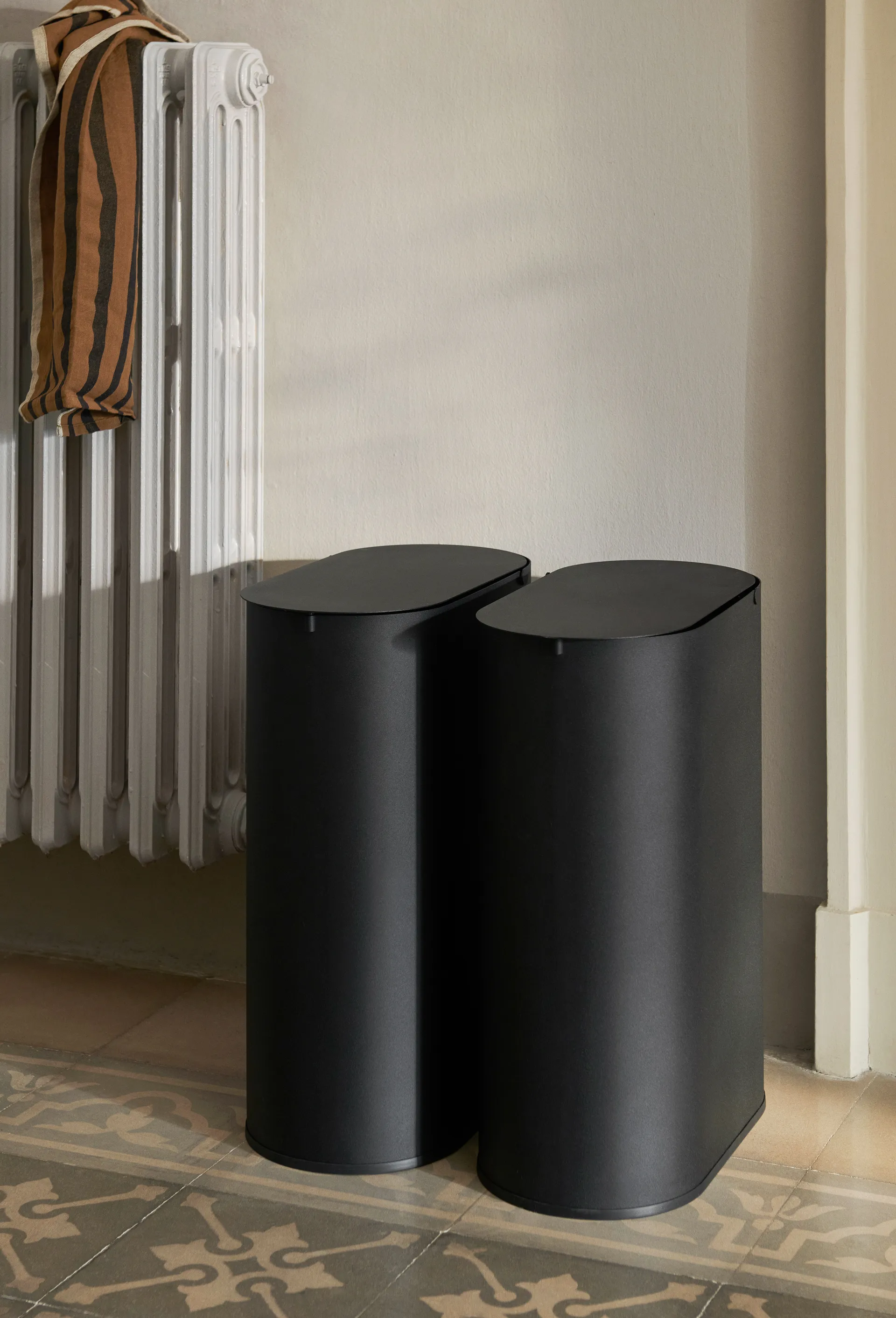 Enkel vuilnisbak medium, Black Ferm Living