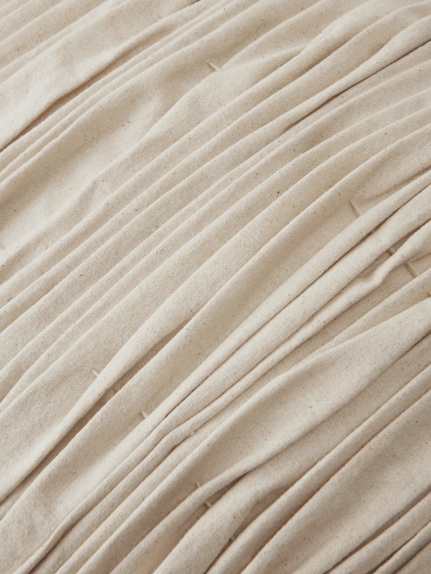 Falda smocked bolster cylinderkussen, Undyed Ferm Living