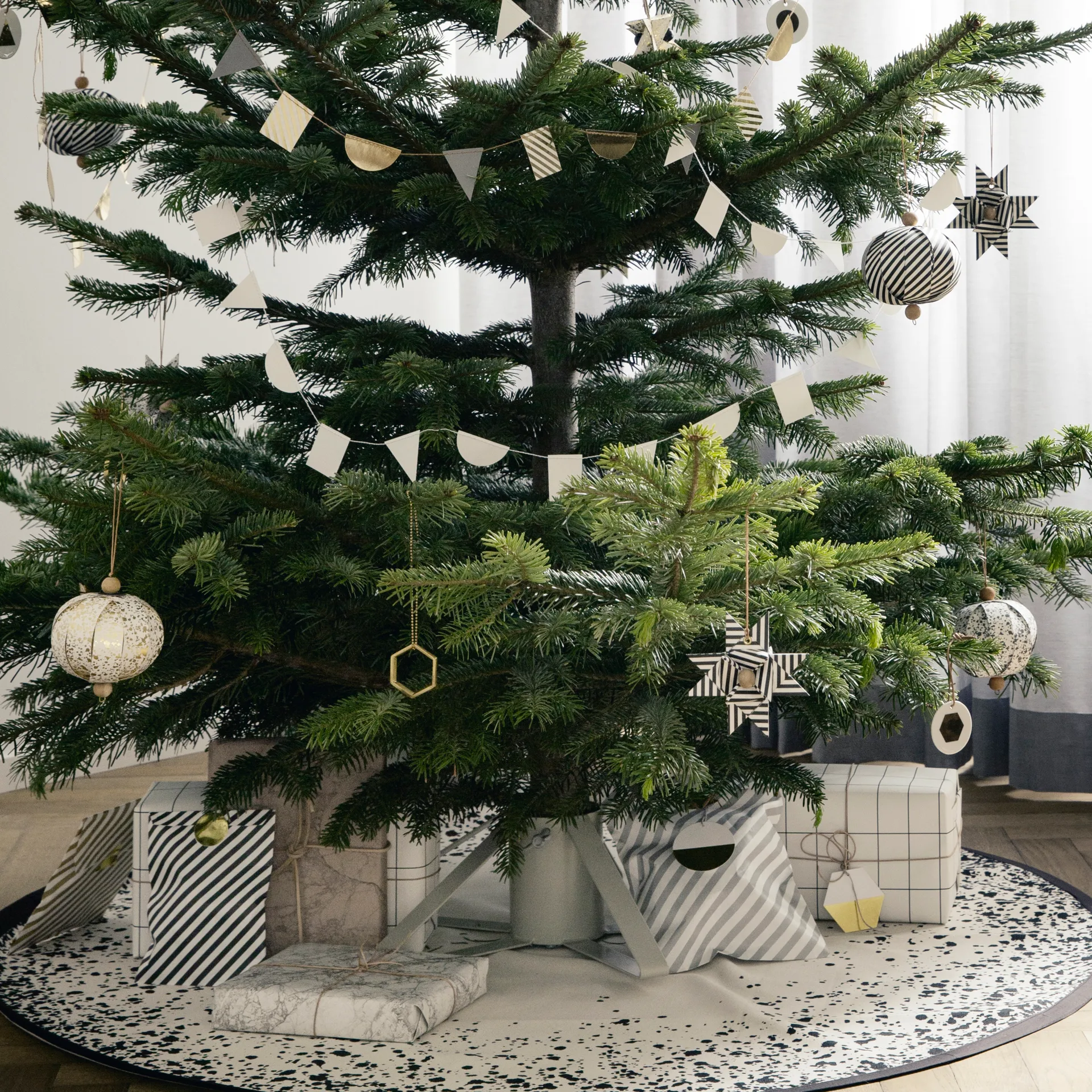 Ferm Living Kerstboomvoet, grijs Ferm Living