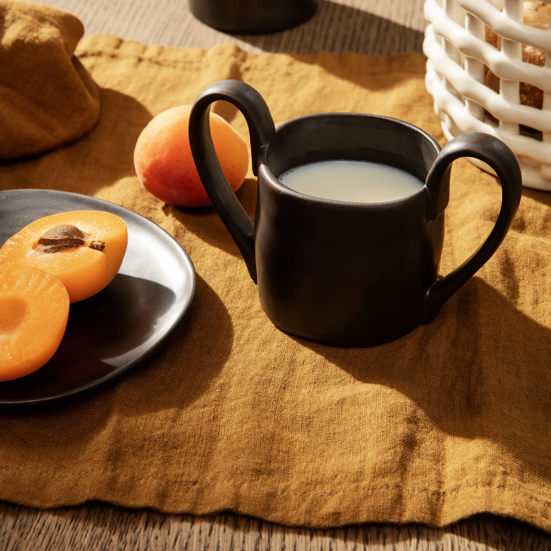 Flow bordje 15 cm, Zwart Ferm Living