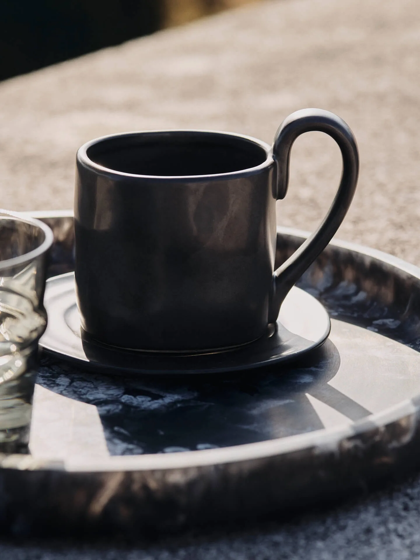 Flow mok met schotel 25 cl, Black Ferm Living