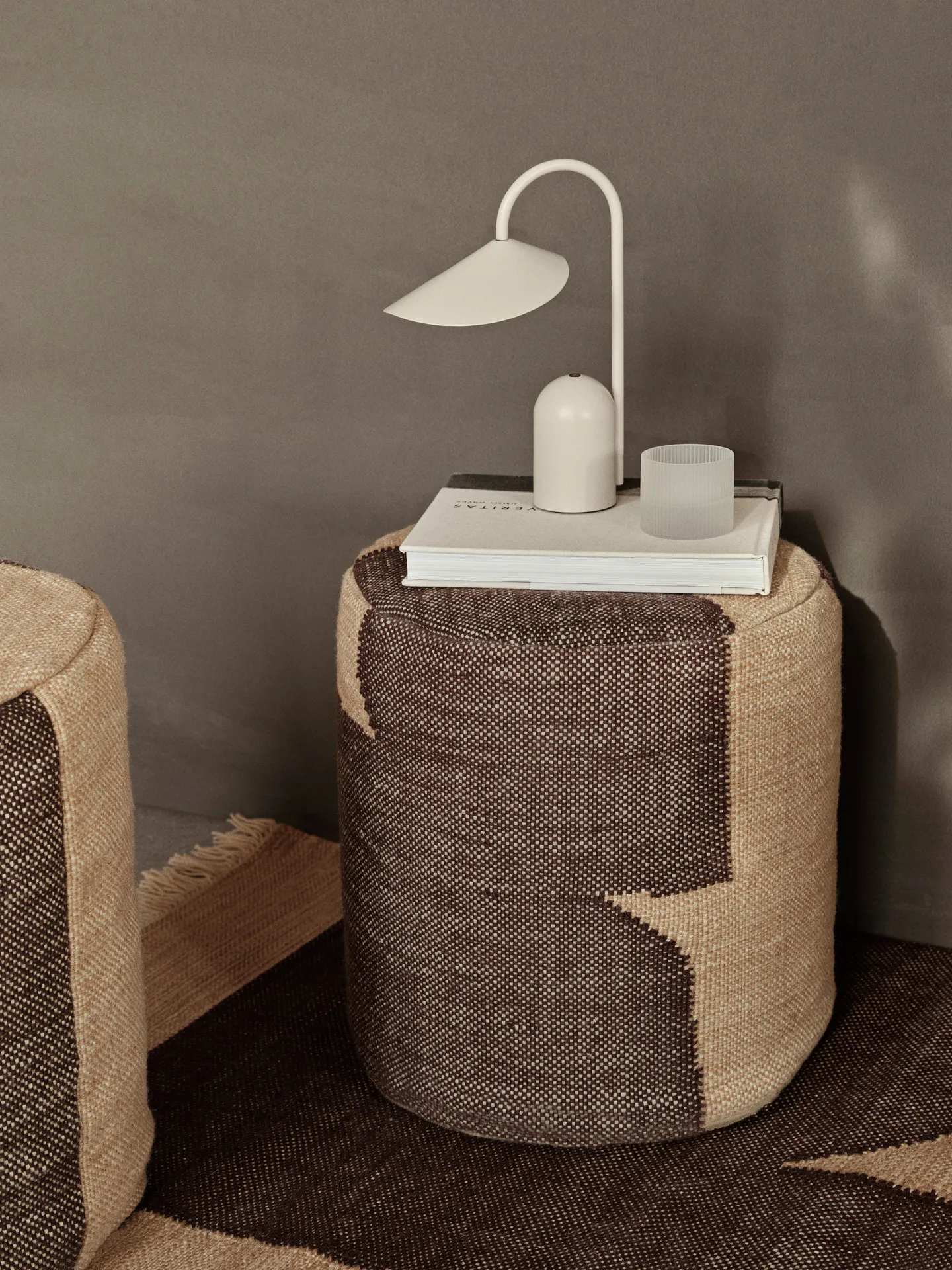 Forene cylinder pouf zitpoef Ø38x42 cm, Tan-Chocolate Ferm Living