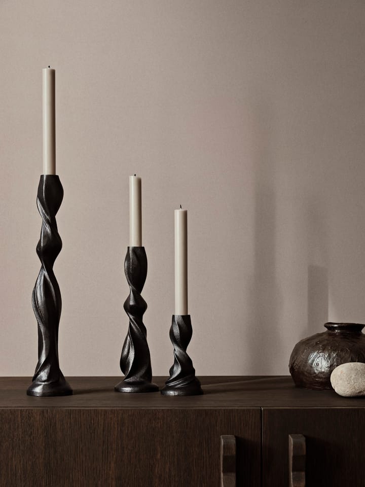 Gale kandelaar 13 cm, Blackened Aluminium Ferm Living