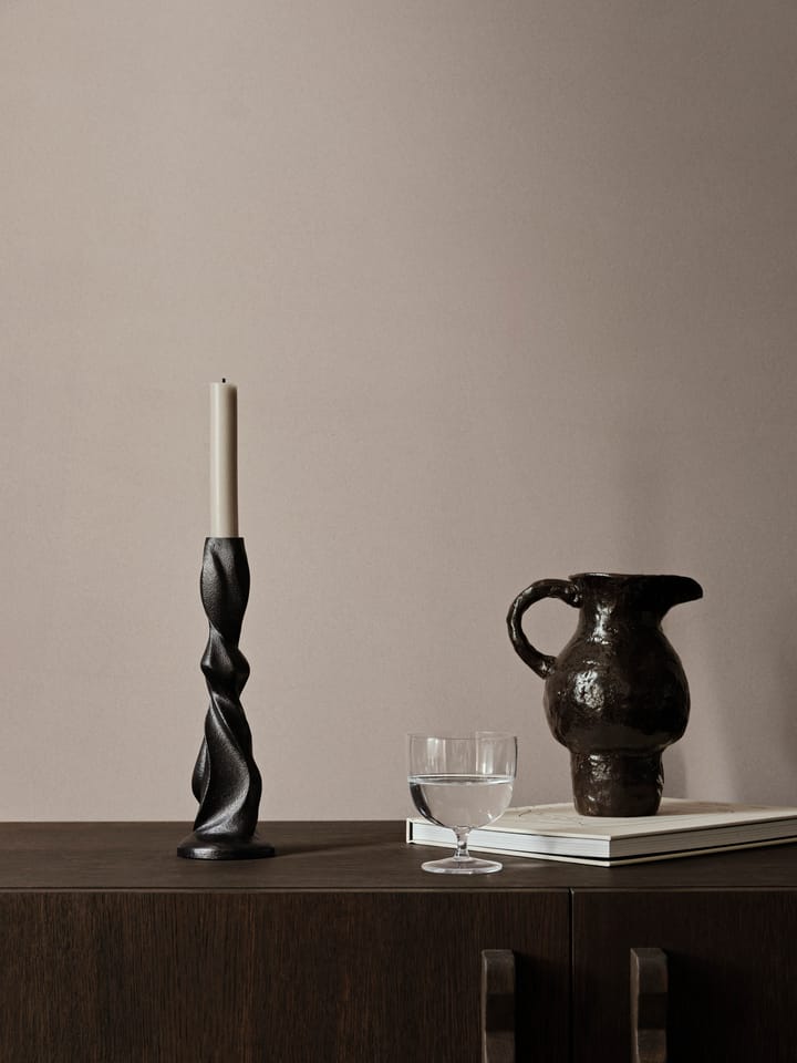 Gale kandelaar 25 cm, Blackened Aluminium Ferm Living