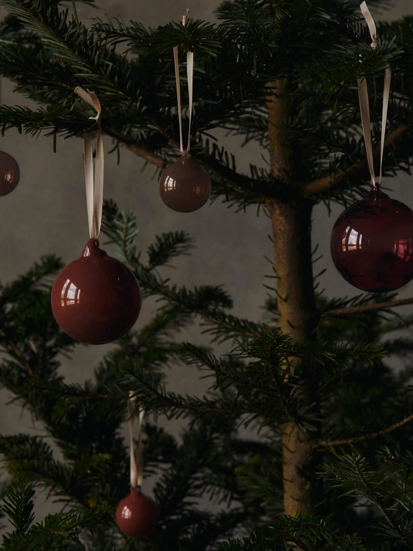 Glass bauble kerstballen L Ø10 cm 3-delig, Roseate Opaque Ferm Living