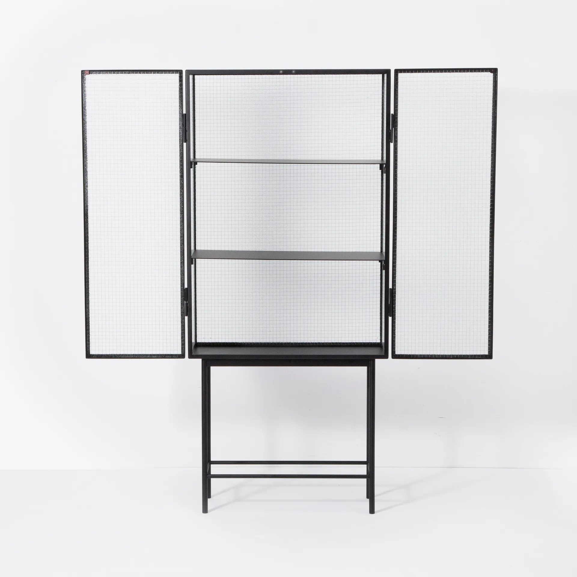 Haze vitrinekast, Zwart Ferm Living
