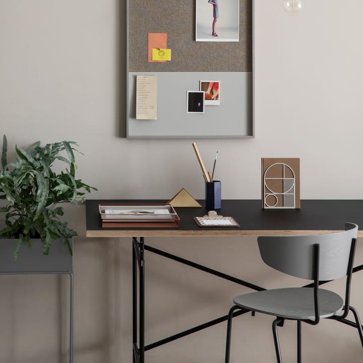 Herman Stoel, walnut, zwart stalen onderstel Ferm Living