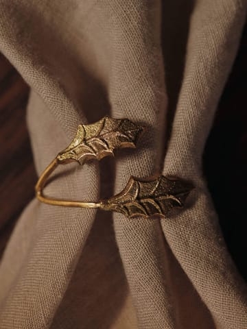 Holly leaf servetring Ø5,3 cm 4-pack - Brass - Ferm Living