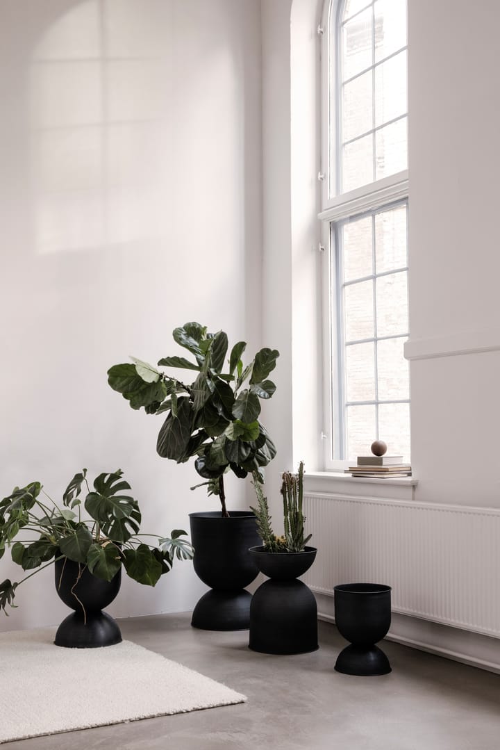 Hourglass bloempot extra small Ø21 cm, Zwart-donkergrijs Ferm Living
