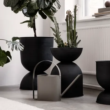 Hourglass bloempot medium Ø40 cm - Zwart-donkergrijs - Ferm Living