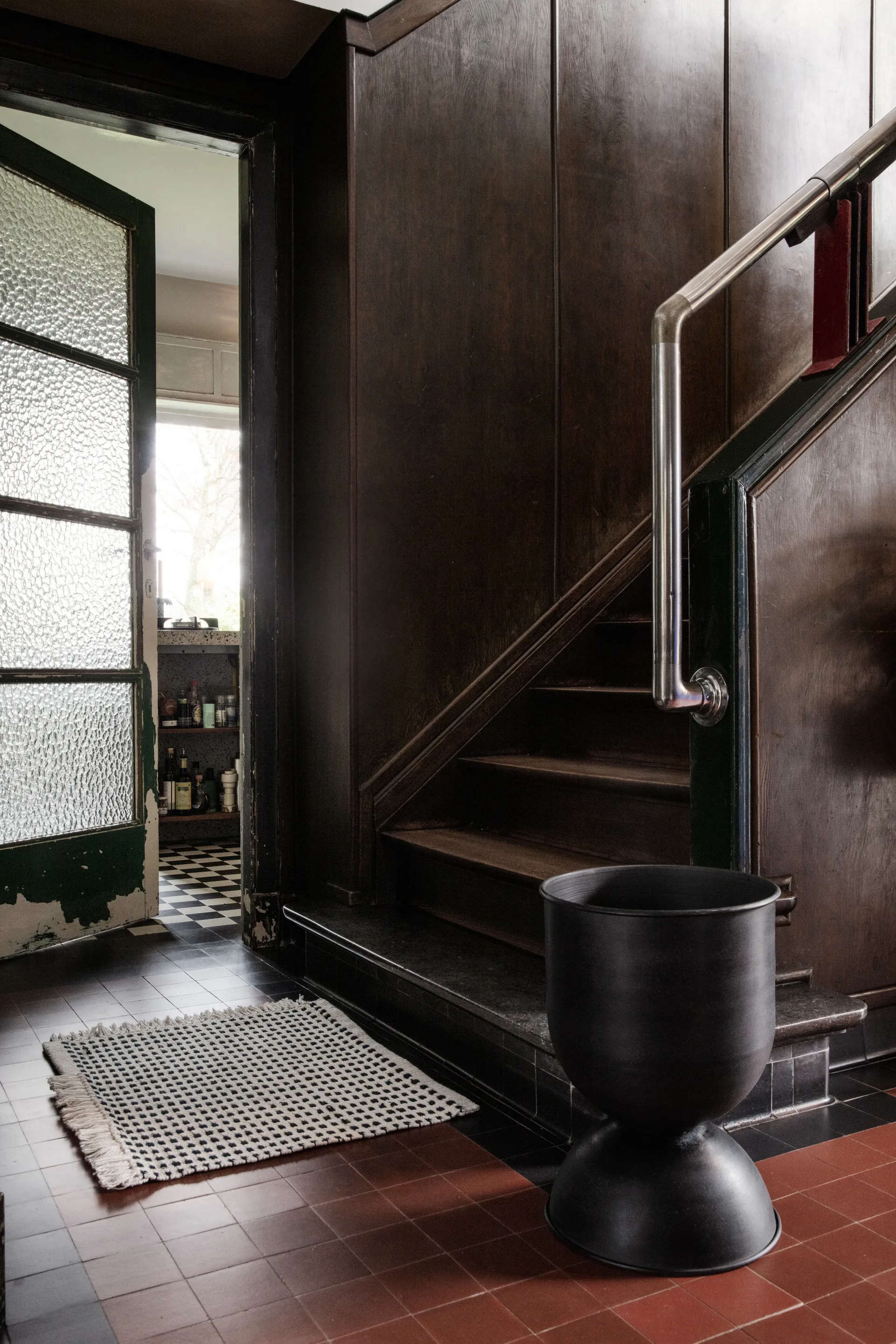 Hourglass pot medium Ø41 cm, Zwart-donkergrijs Ferm Living