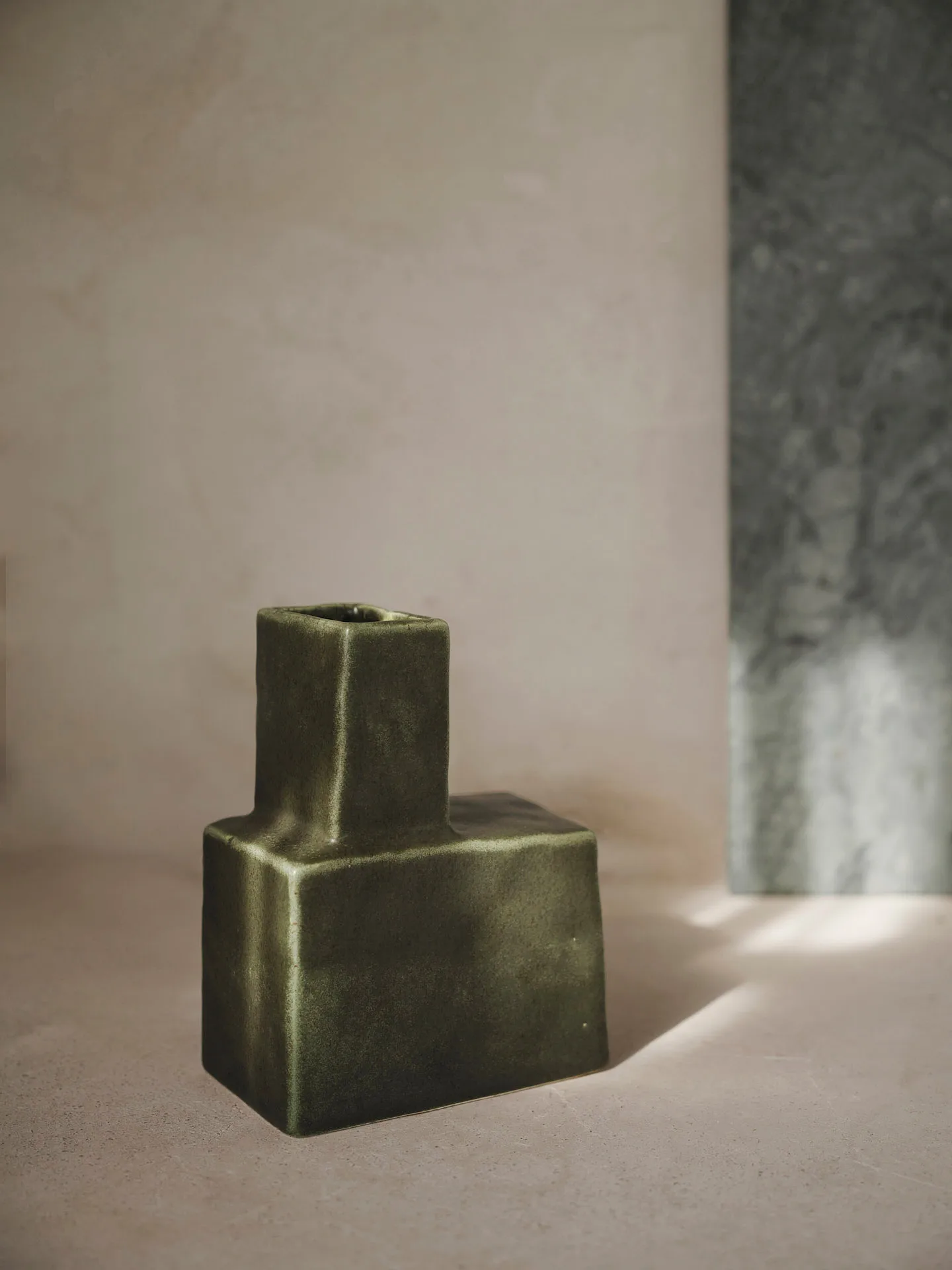 Koa vaas H20, Dark sage Ferm Living