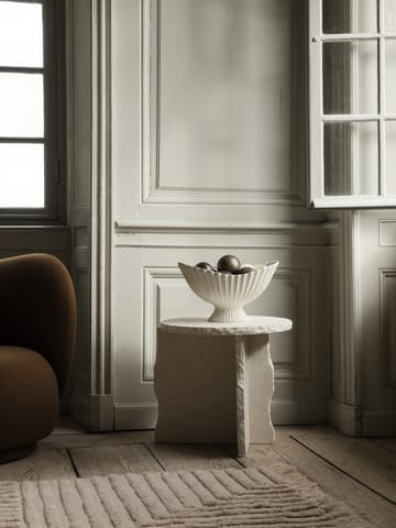 Mineral Sculptural tafel Ø52 cm - Bianco Curia - Ferm Living