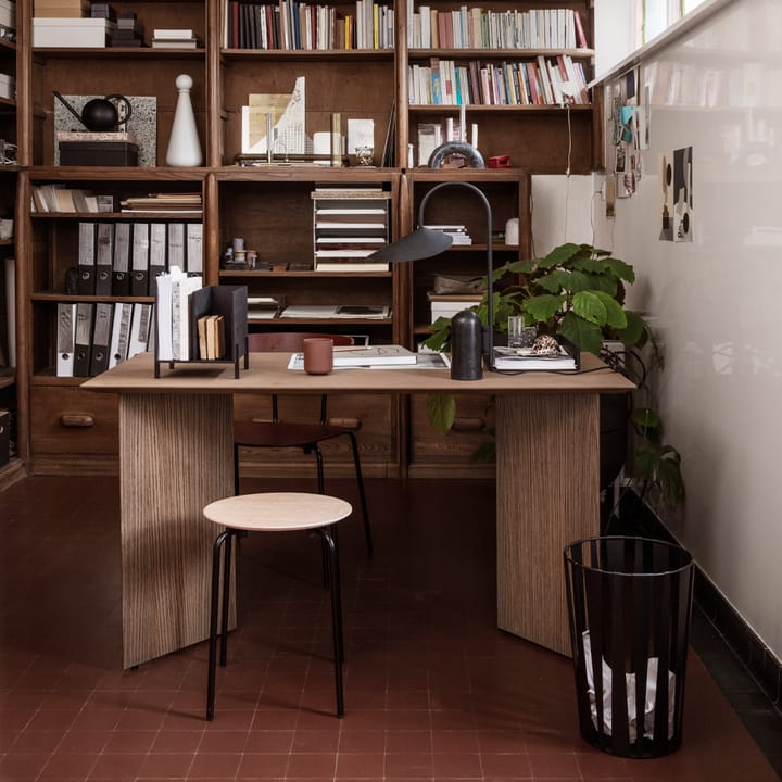 Mingle eettafel, walnut veneer, 210cm, poten met hoek walnootfineer Ferm Living