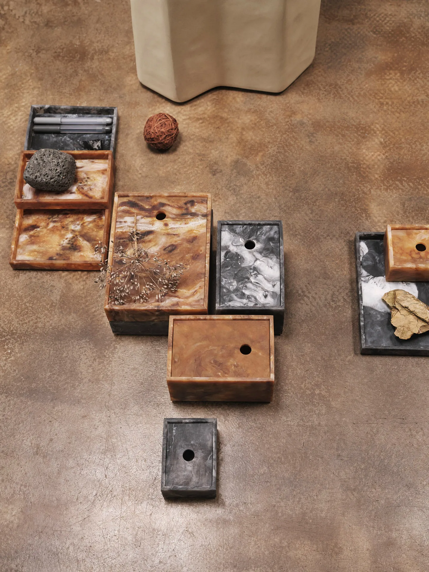 Mist decoratieplateau 15x20 cm, Charcoal Ferm Living