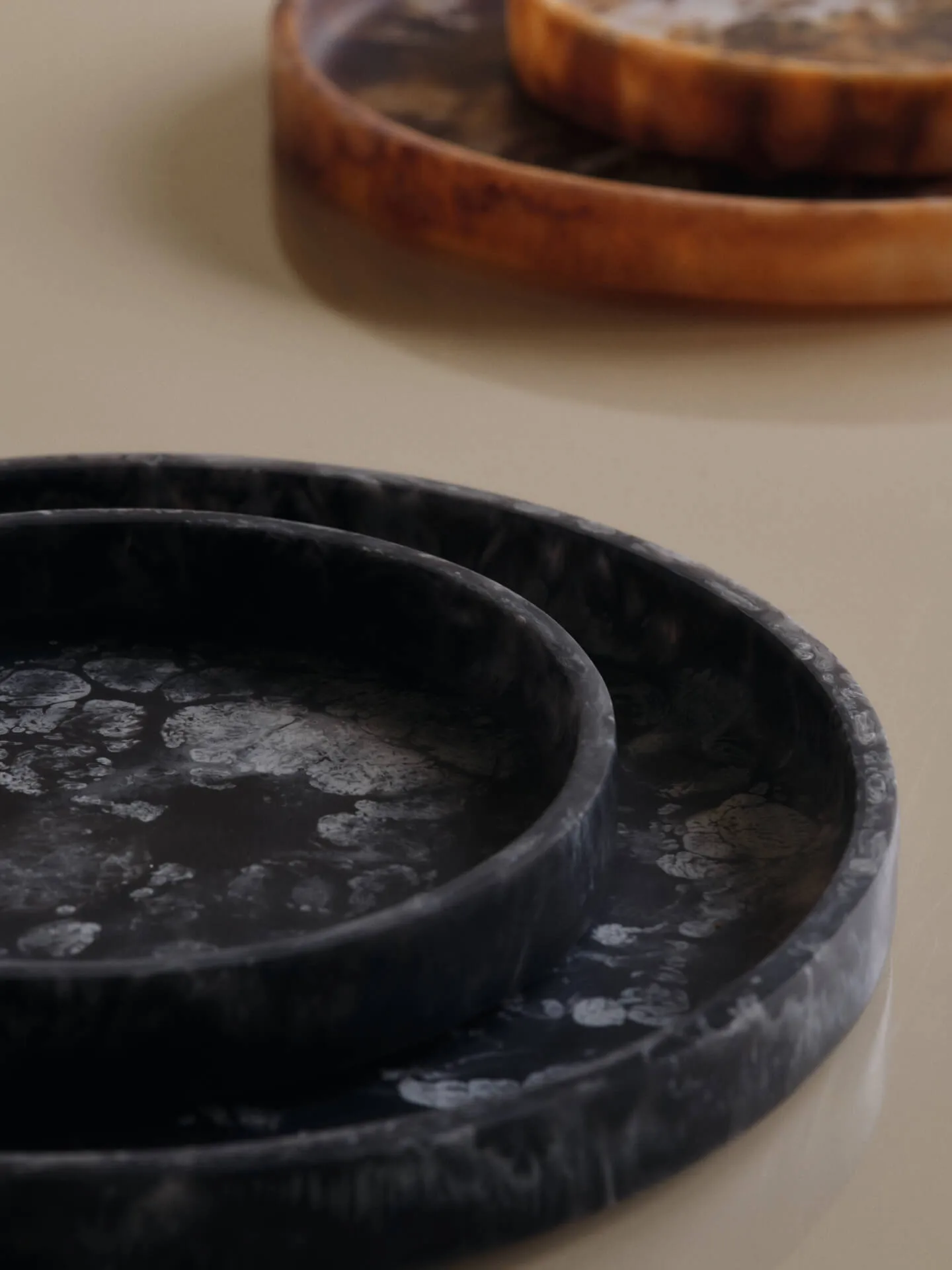 Mist decoratieplateau Ø30 cm, Charcoal Ferm Living