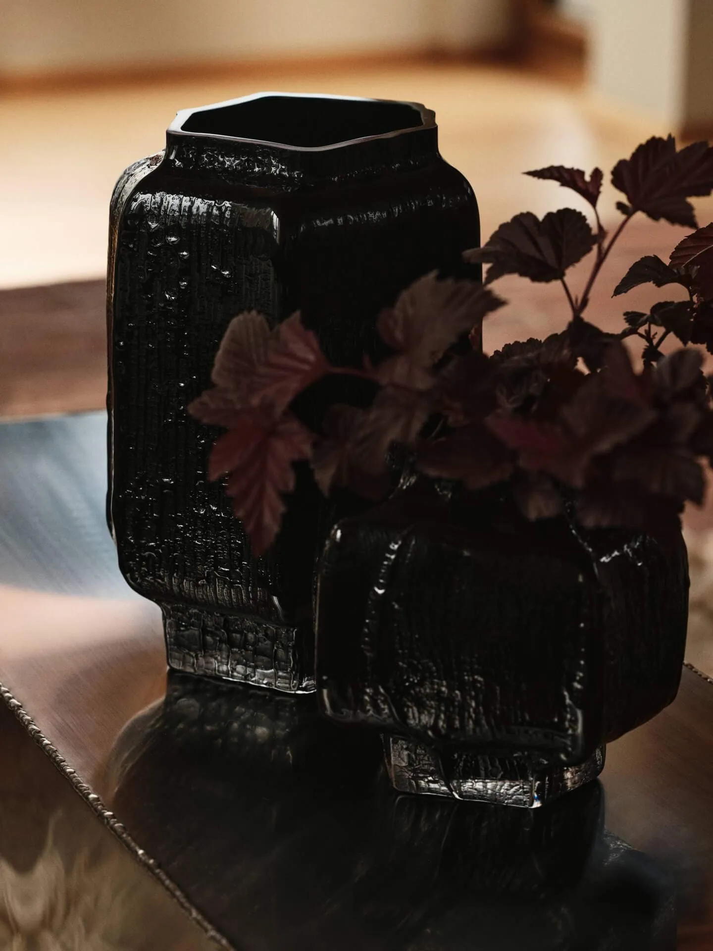Mokuri vaas, Black, 30 cm Ferm Living