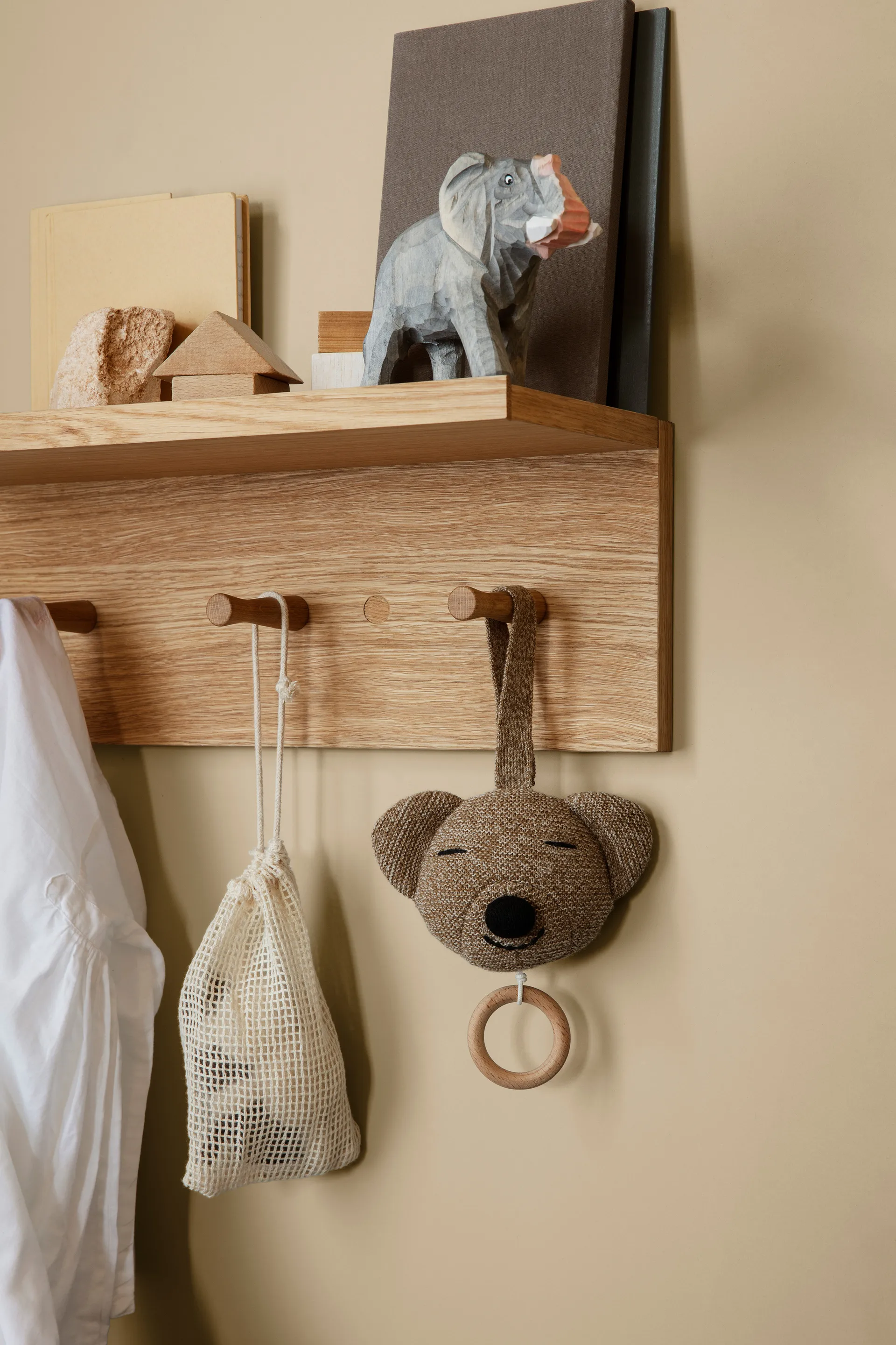 Place Rack kapstokje met knoppen eiken, Medium Ferm Living