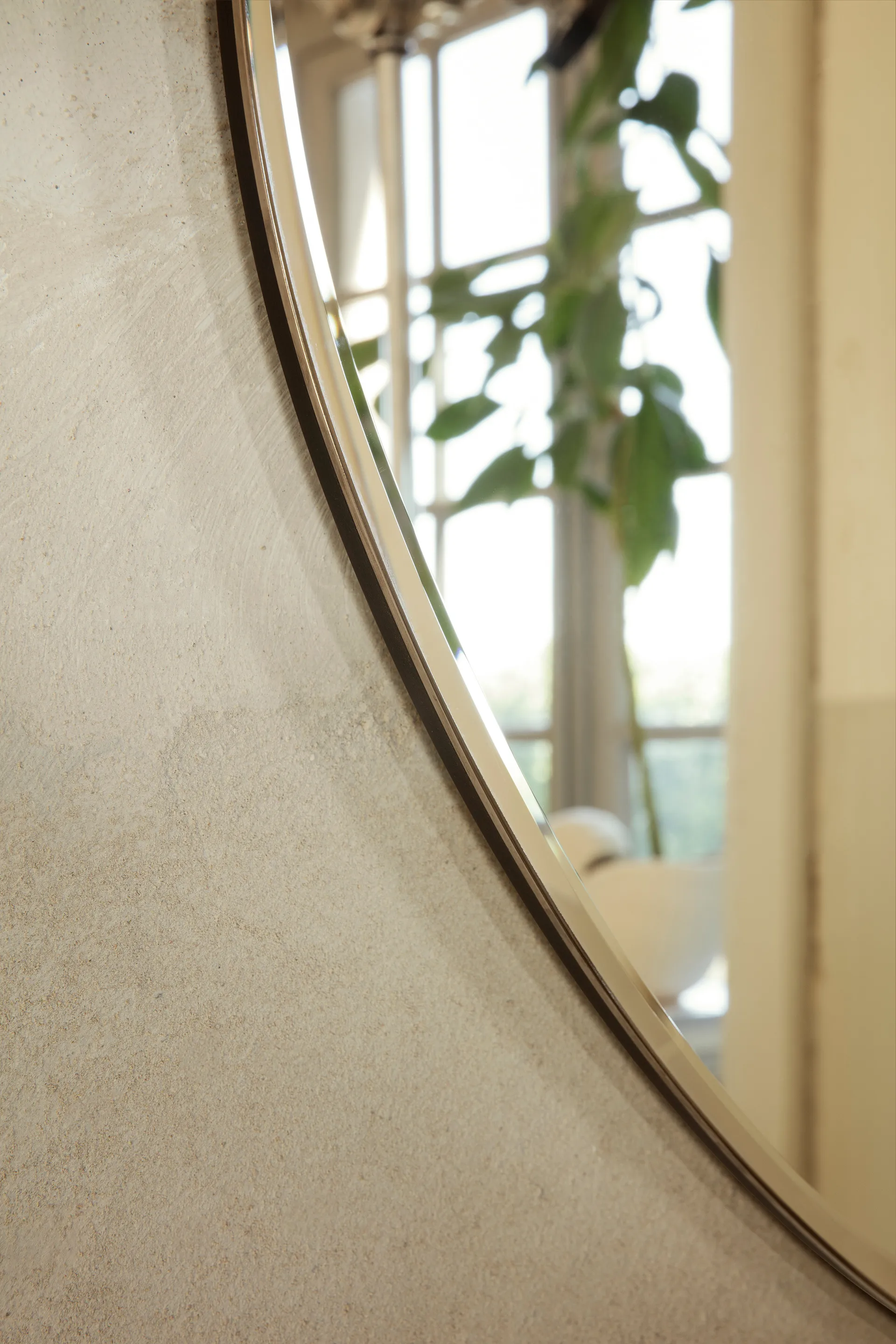 Pond spiegel large, Dark chrome Ferm Living