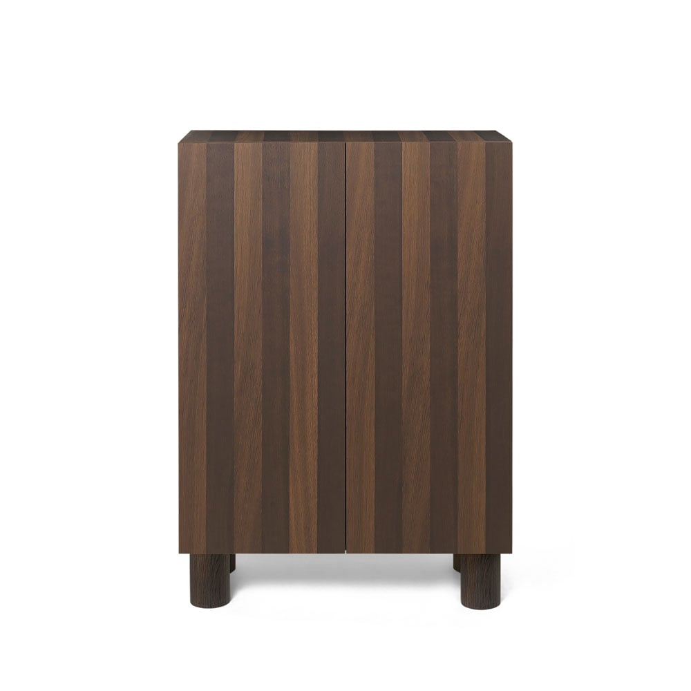 Ferm Living Post kast oak , met deuren | Scandinavisch Interieur | Vitrinekasten | Beige