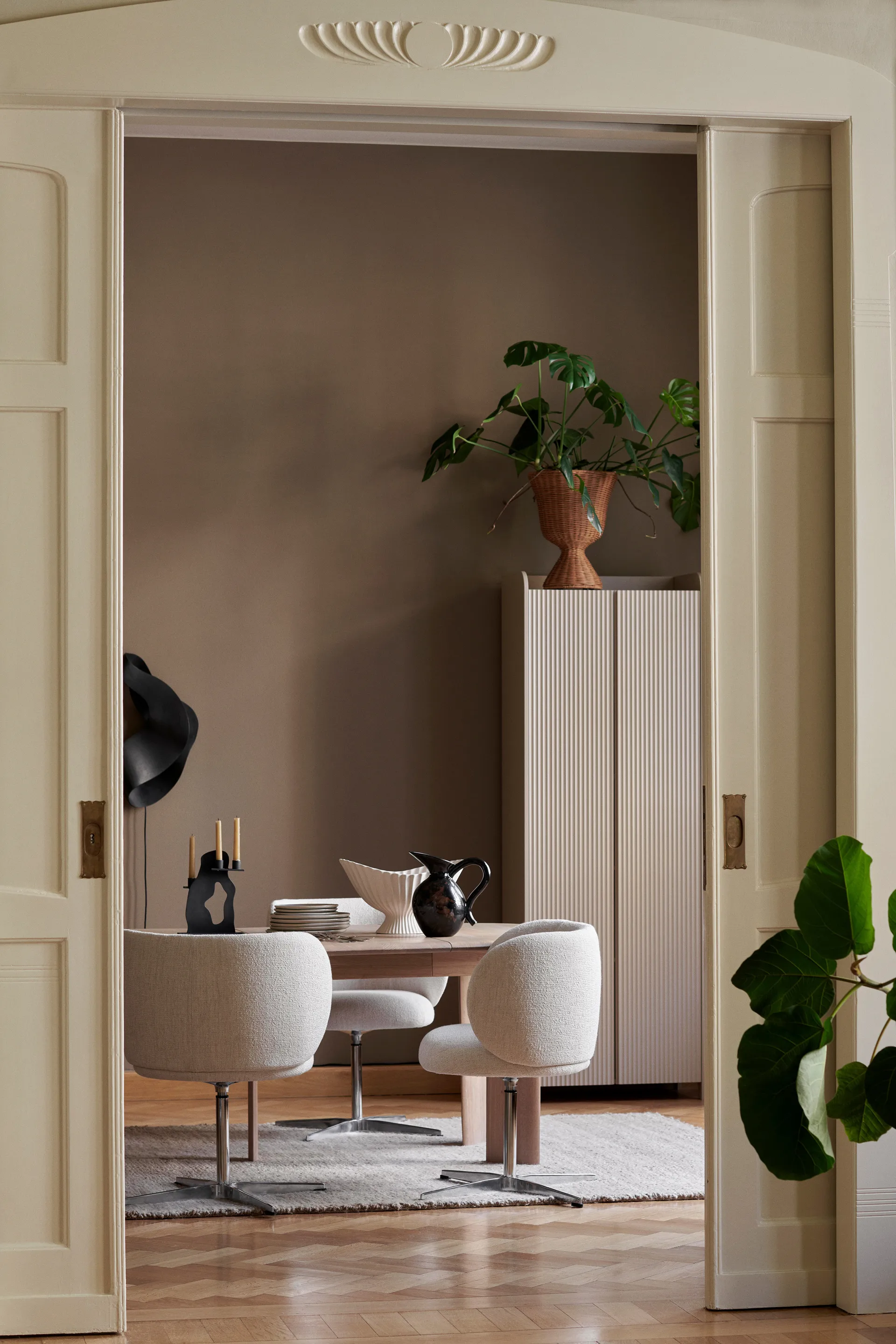 Rico dining chair swivel bouclé, Off-white Ferm Living