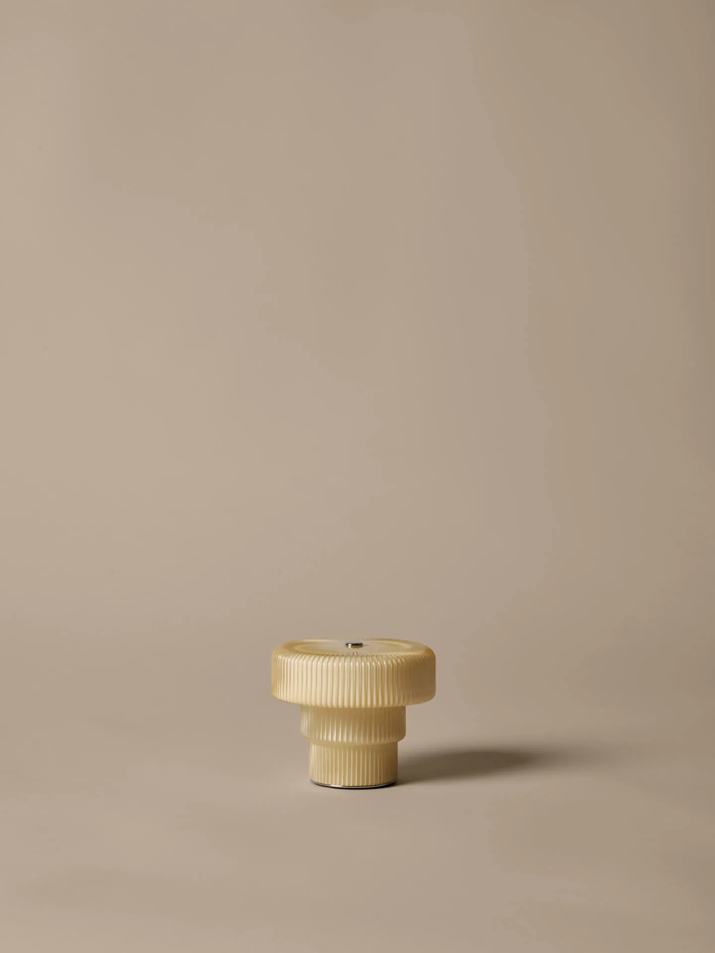 Ripple draagbare tafellamp, Oat, 10 cm Ferm Living