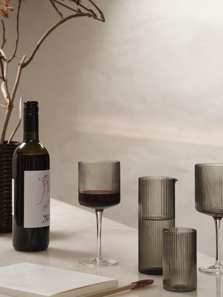 Ripple rodewijnglas 32,5 cl 2-pack, Smoked grey Ferm Living