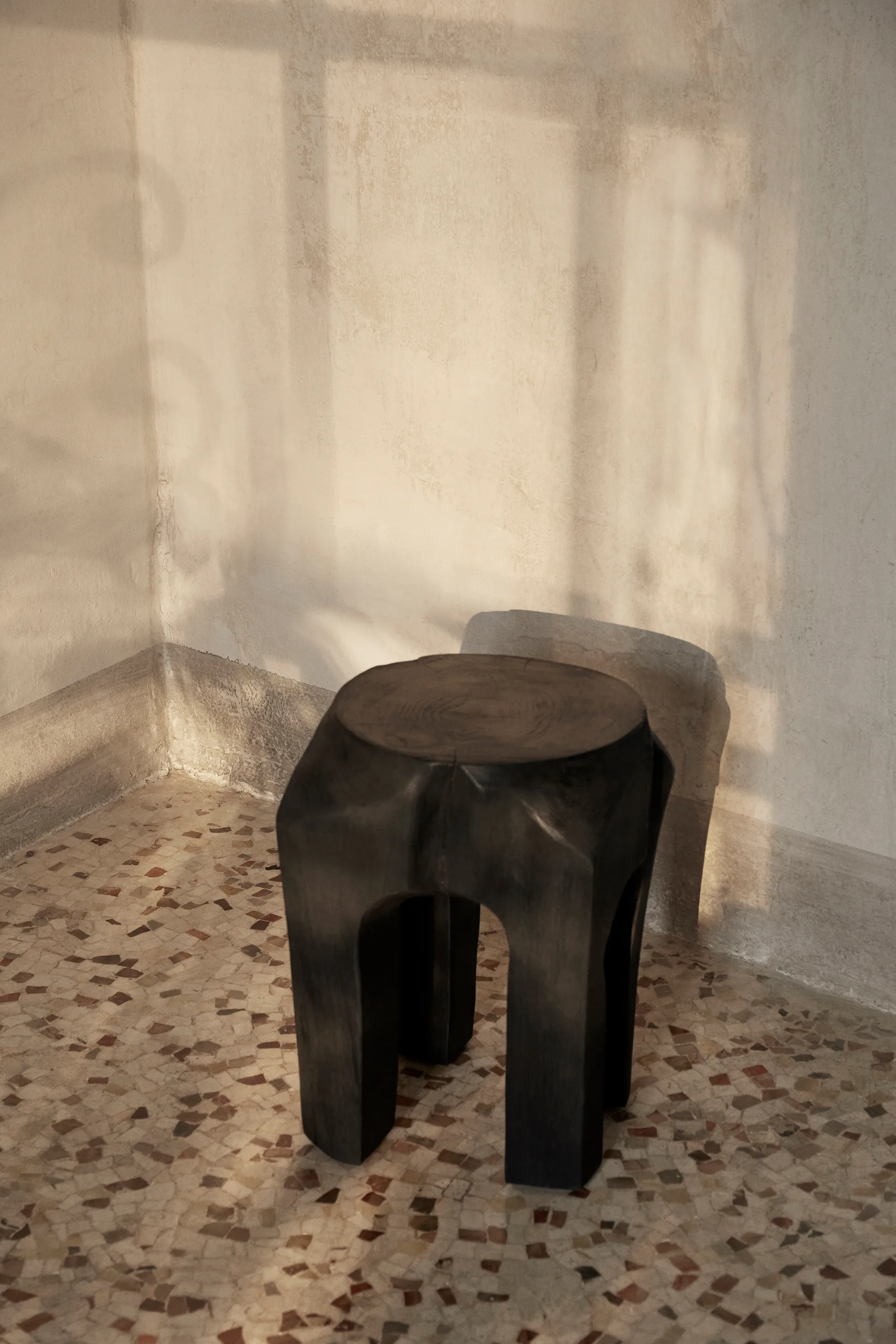 Root kruk Ø30x40 cm, Black stained Ferm Living