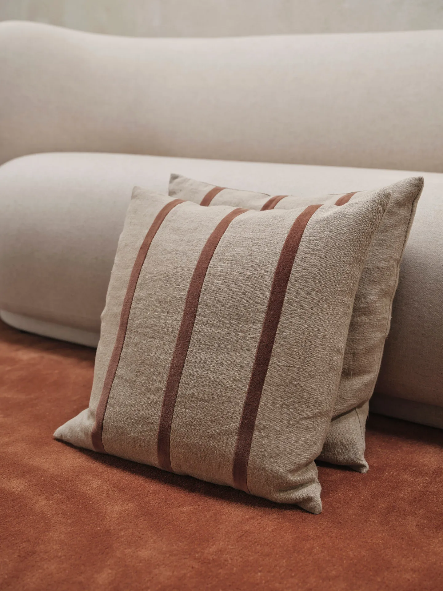 Senti Stripe kussen 50x50 cm, Linen-carob brown Ferm Living