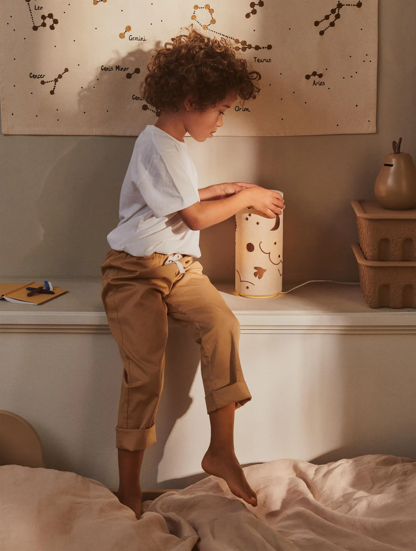 Skye tafellamp, Naturel-brons Ferm Living