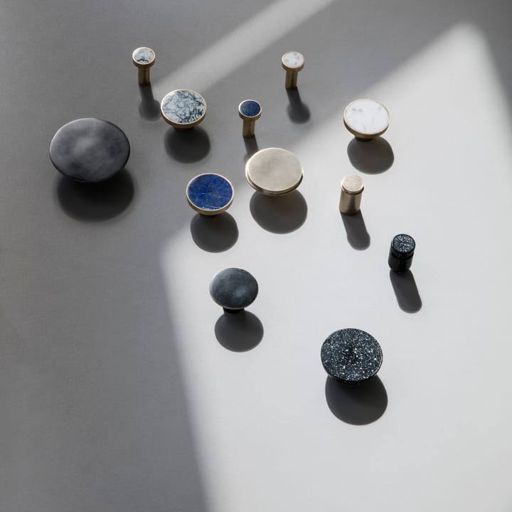 Stone haak groot, wit marmer-messing Ferm Living